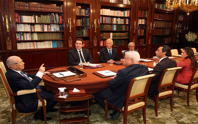 Le président de la République reçoit un groupe d'experts en droit à propos du projet sur le CSM