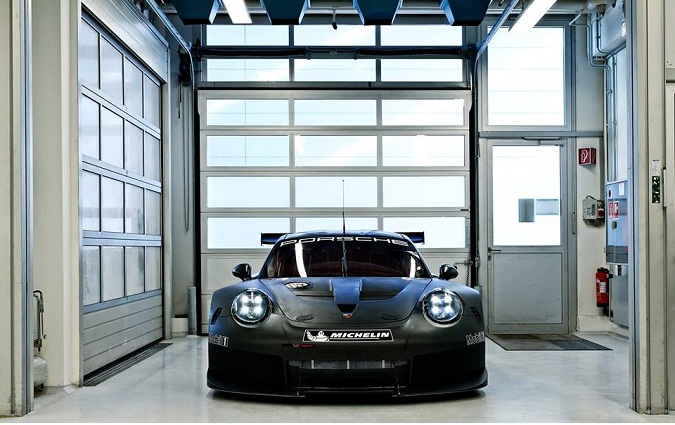 Premire sortie officielle pour celle qui succdera  la Porsche 911 RSR