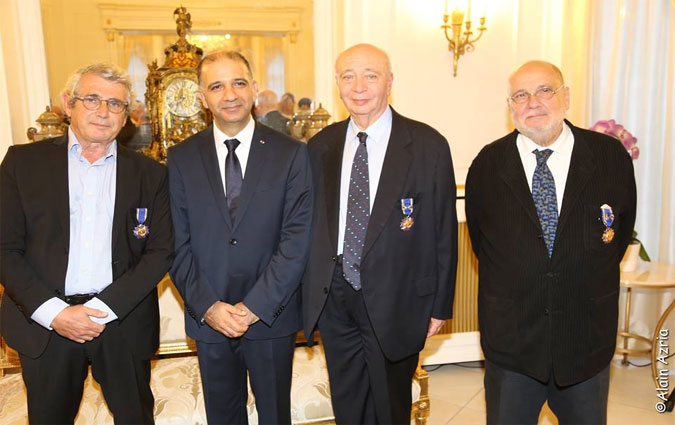 Décoration de personnalités du monde culturel français à l'ambassade de Tunisie à Paris