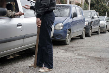 Arrestation de 13 gardiens de parking illgaux risquant jusqu' 5 ans de prison
