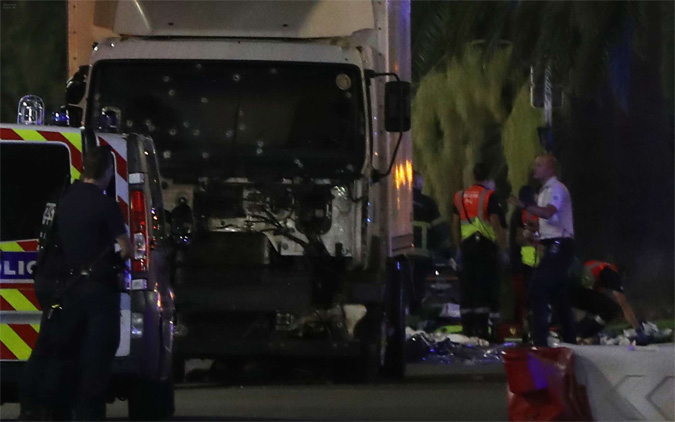 Le terroriste de Nice est français selon notre ambassadeur et tunisien, selon Le Monde