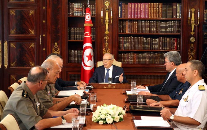 Bji Cad Essebsi prside une runion du Conseil suprieur des forces armes
