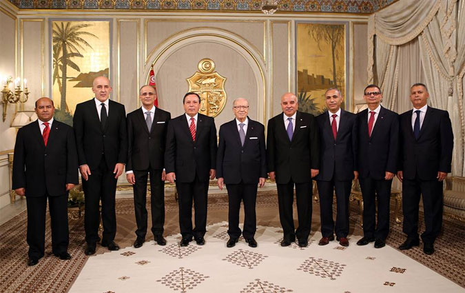 Bji Cad Essebsi remet les lettres de crance  7 nouveaux ambassadeurs de Tunisie