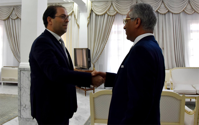 Youssef Chahed reçoit le gouverneur de Tunis, Amor Mansour

