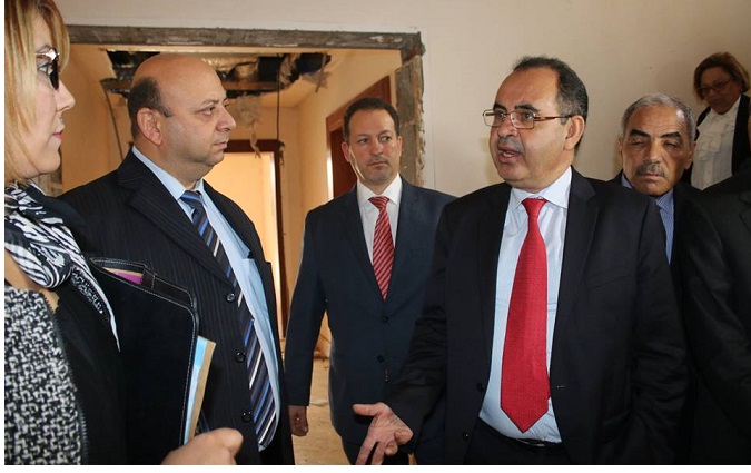 Mabrouk Korchid s'indigne de l'état délabré de l'ancien palais présidentiel à Utique