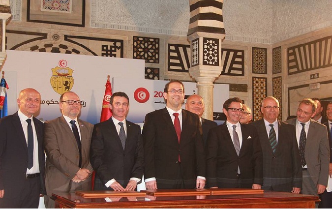 Signature d'une srie d'accords entre la France et la Tunisie 