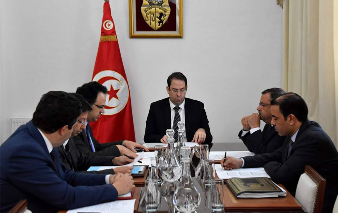 Youssef Chahed préside une séance de travail sur la préservation du pouvoir d'achat