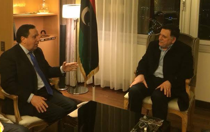 Khemaies Jhinaoui s'entretient avec Fayez El Sarraj