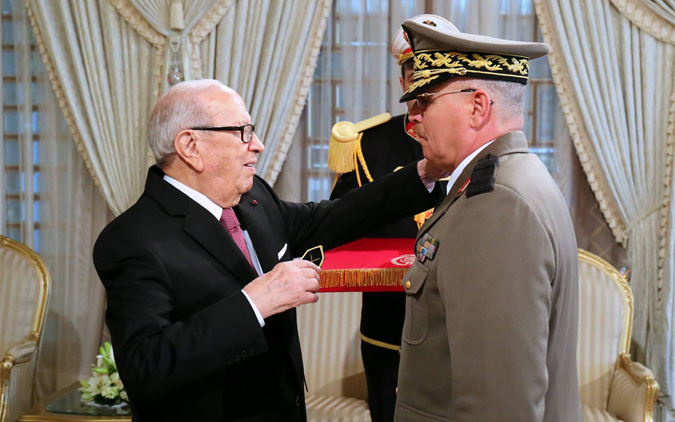 Béji Caïd Essebsi reçoit le général Ismaïl Fathalli