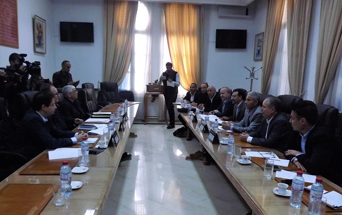 Ngociations en l'absence du principal intress, Nji Jelloul... 
