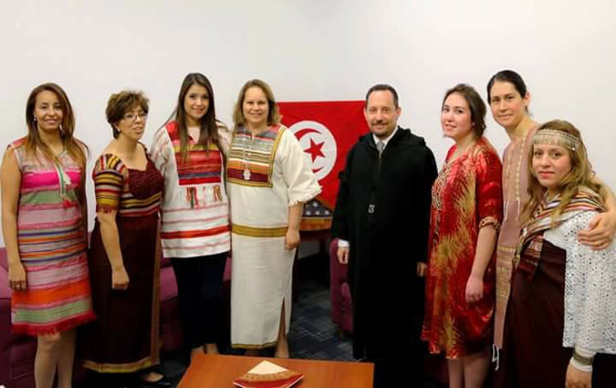Daniel Rubinstein en  Kachabia   l'occasion de la Journe nationale de l'habit traditionnel