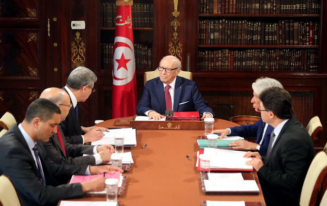Bji Cad Essebsi signe la grce de 1433 prisonniers