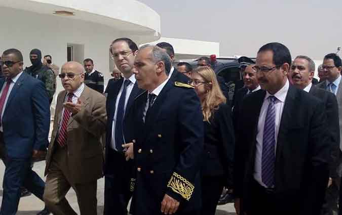 Youssef Chahed inaugure un projet au sein des salines de Tataouine