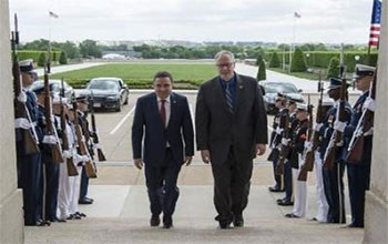 En visite aux USA, le ministre de la Défense rencontre son homologue