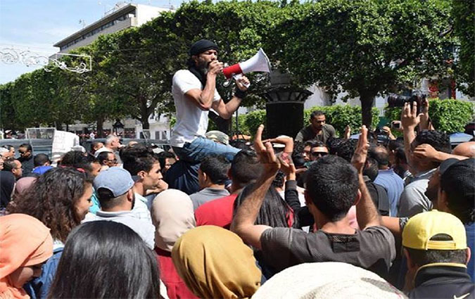 A la demande du parti de Moncef Marzouki, les LPR manifestent à l'avenue Habib Bourguiba