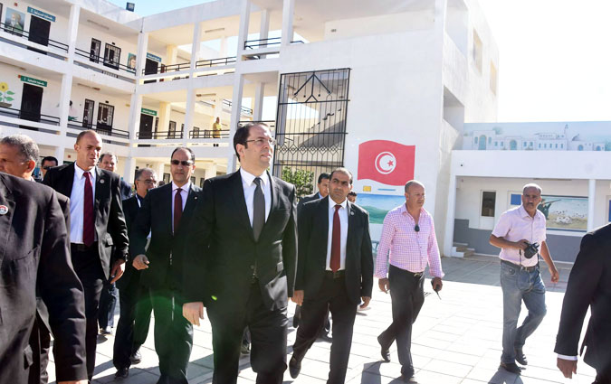Tunisie  Premier jour du bac, Youssef Chahed se rend au Lyce El Hrairia 2