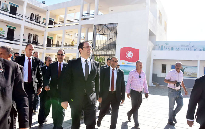 Tunisie – Premier jour du bac, Youssef Chahed se rend au Lycée El Hrairia 2