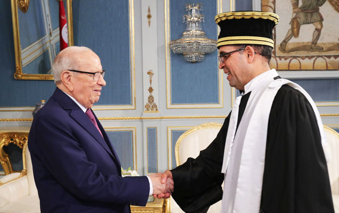 Le premier président de la Cour des Comptes remet le rapport annuel au chef de l'Etat
