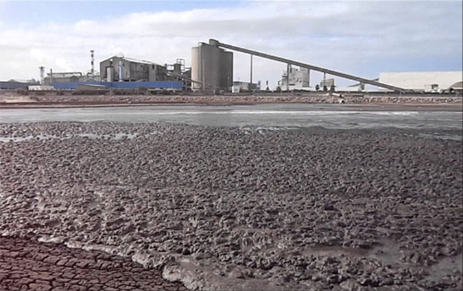 Youssef Chahed s'engage à mettre fin à la pollution industrielle à Gabès