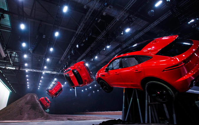 A peine dévoilée, la Jaguar E-PACE entre dans le livre Guinness des records !