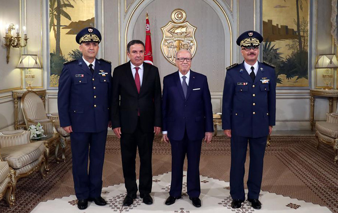 Bji Cad Essebsi promeut deux officiers de l'arme