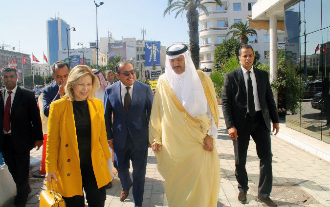 Signature d'accords suite  la rencontre entre Salma Elloumi et Soltan Ben Abdelaziz