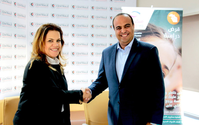 Microcred et le Groupe Universit Centrale signent un accord de partenariat