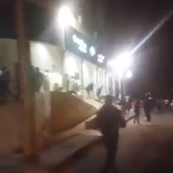 Vidéos du pillage d'un magasin Carrefour à Yasminet Ben Arous