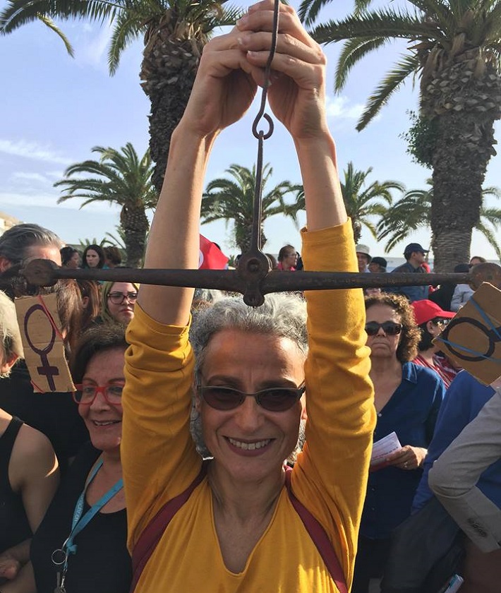 Photo du jour : La balance de Sondes Belhassen pour l'égalité