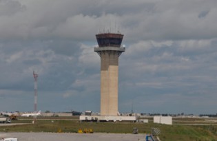 OACA: Les contrôleurs de l' air menacent d'entamer une grève