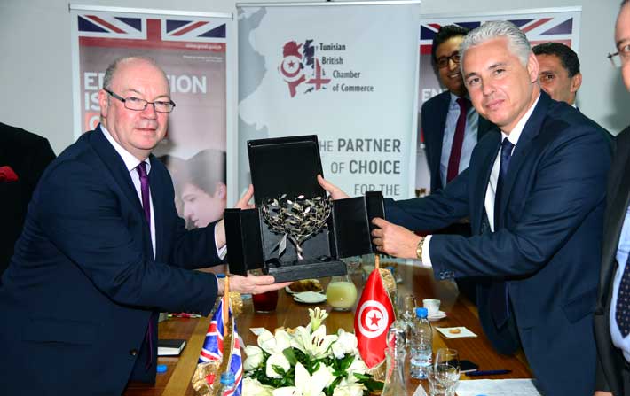 Le ministre britannique Alistair Burt visite la chambre de commerce tuniso-britannique