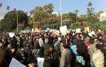 Manifestation devant l'assemblée : la troïka se divise, l'opposition se manifeste