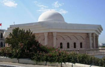Tunisie - Le mausolée de Farhat Hached pillé, selon l'UGTT
