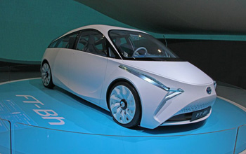 Toyota lève le voile sur son concept hybride, le FT-Bh