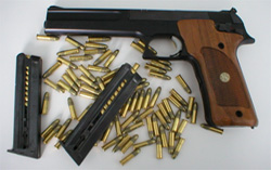 Saisie d'armes et de munitions chez des voyageurs à l'aéroport de Tunis-Carthage et de Djerba