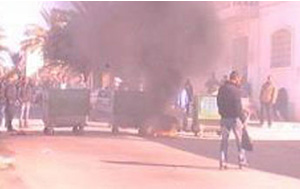 Tunisie – Un mort et des habitations incendiées dans de nouveaux affrontements à Gafsa