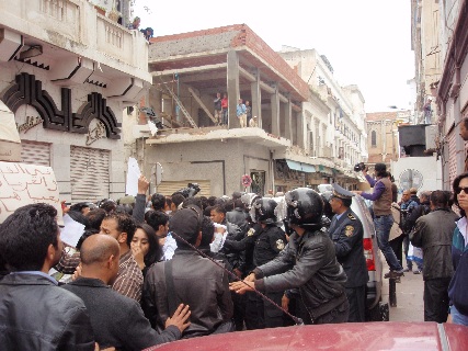 Tunisie - La manifestation des diplômés chômeurs dispersée par des gaz lacrymogènes