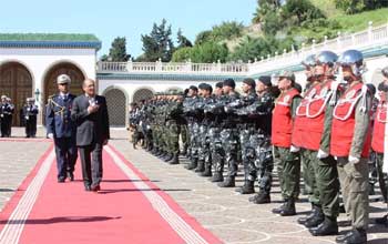 Tunisie - Les grévistes du palais de Carthage crient « dégage » à Marzouki