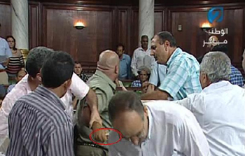 Tunisie - Des députés empêchent Brahim Qassas d'agresser physiquement un collègue (mise à jour)