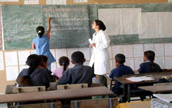 Rassemblement des enseignants, mardi 9 juin, devant le sige du ministre de l'Education