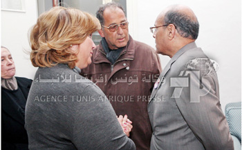 Tunisie - Marzouki rend visite à la famille de Farhat Hached… sa veuve a été hospitalisée