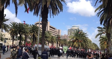 La manifestation pourtant interdite aurait rassemblé près de 3000 manifestants