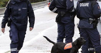 Il achète 70 fusils à Marseille pour les expédier en Tunisie et en Algérie
