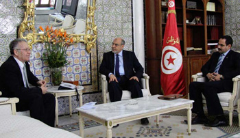 Hamadi Jebali discute de la légalité de son initiative avec Iyadh Ben Achour