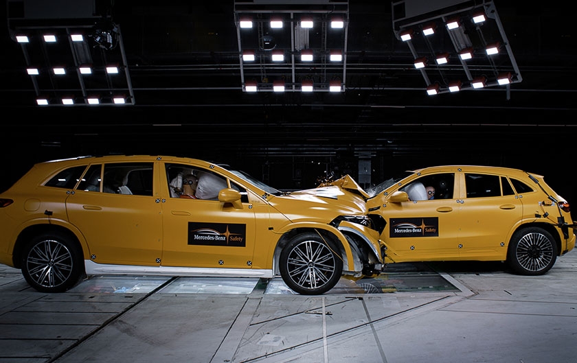 Crash-test en conditions réelles : les véhicules électriques Mercedes-Benz toujours aussi sûrs