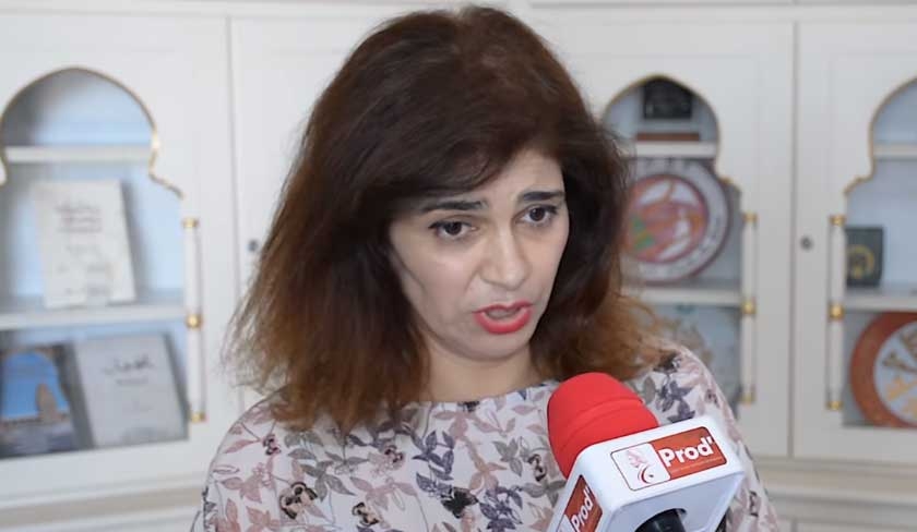 Salwa Abassi : la dcision du ministre interdit le port du keffieh et de tout autre habit...