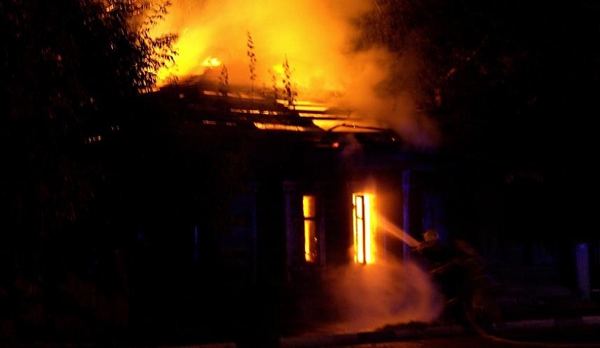 Nabeul : de jeunes malfaiteurs incendient une maison et tuent son propritaire