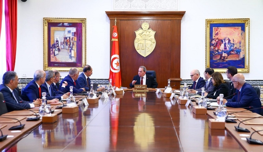 Tunisiens à l’étranger : le délai de délivrance d’un passeport fixé à quinze jours