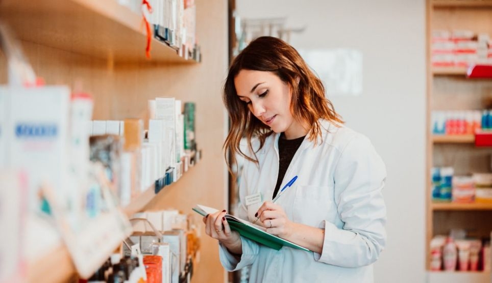 Les prparateurs en pharmacie porteront le brassard rouge  partir du 3 juin