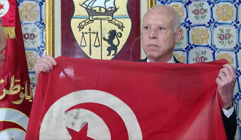 Scandale du drapeau national : encore des boucs émissaires
